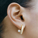 OERA EARRINGS WITH DIAMOND